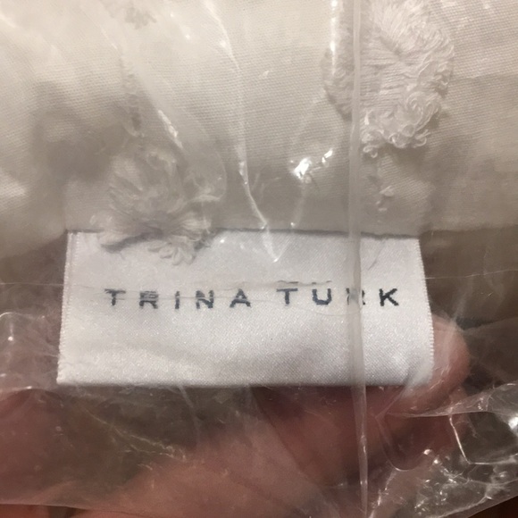 NWT Trina Turk Decorative Throw Wht Fringe Pillow - Picture 13 of 15
